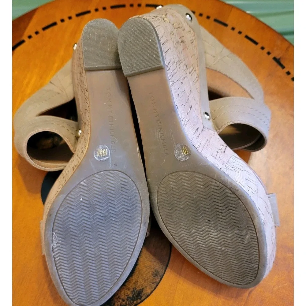 Tommy Hilfiger Sandals Womens 10 M Myha Strappy Brown Faux Leather Wedge Cork